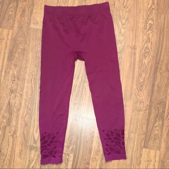 ✨HP✨🤰🏼Seamless Maternity Leggings - Picture 3 of 5